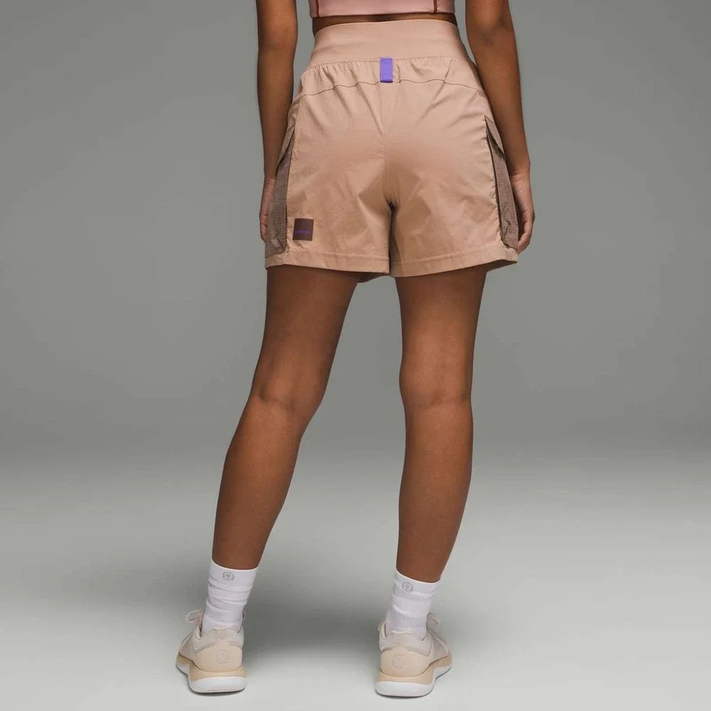 LULULEMON Multi-Pocket Cargo High-Rise Hiking Short 5